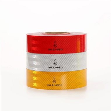 Kleepuv helkurteip sõidukitele