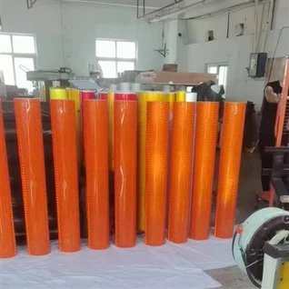 Suure intensiivsusega prismaatiline helkurkiht