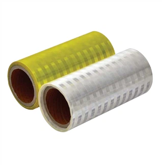 Prismaatiline peegeldav PVC leht